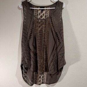 Geometric Patterned Sleeveless Top